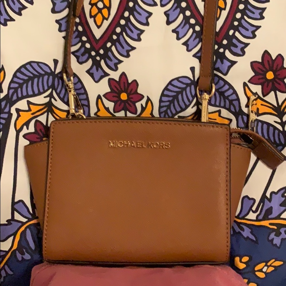 Michael kors small brown crossbody